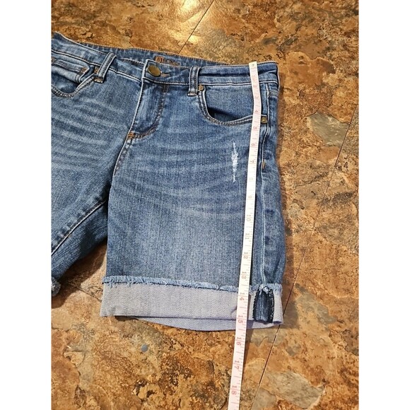 Kut From The Kloth Women’s JuniorsDenim Low Rise Shorts Sz 4 Raw Hem (A20) - Picture 7 of 8